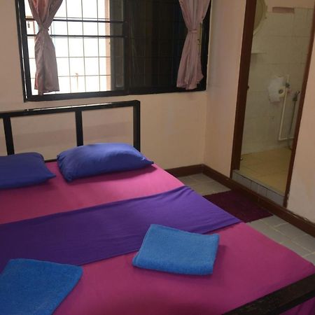 Yaya Guesthouse Bangkok Ngoại thất bức ảnh