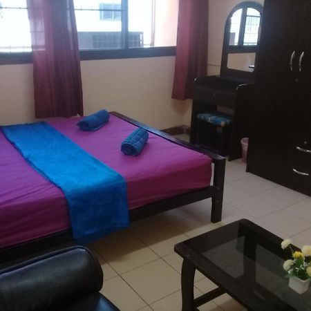 Yaya Guesthouse Bangkok Ngoại thất bức ảnh