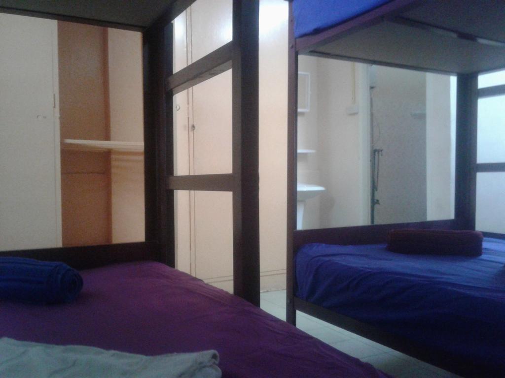 Yaya Guesthouse Bangkok Ngoại thất bức ảnh