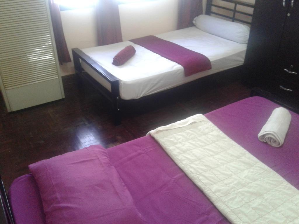 Yaya Guesthouse Bangkok Ngoại thất bức ảnh