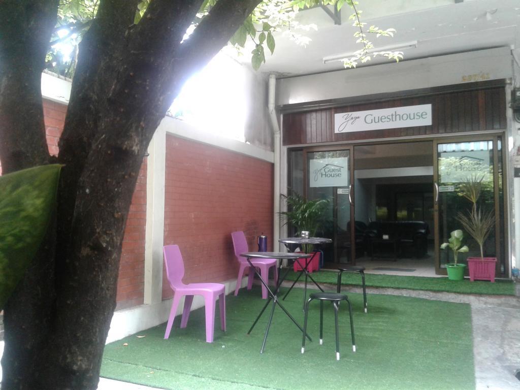 Yaya Guesthouse Bangkok Ngoại thất bức ảnh