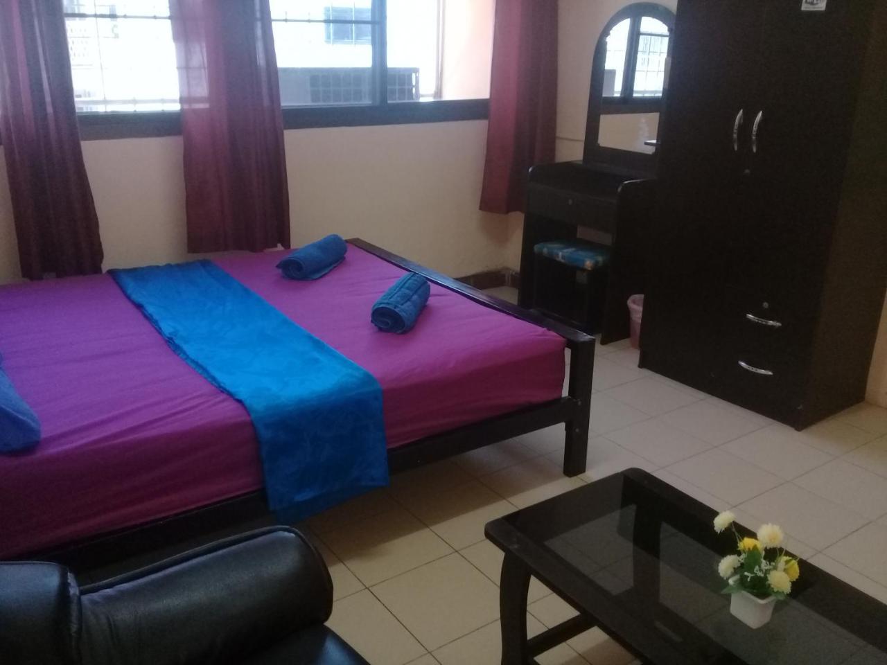 Yaya Guesthouse Bangkok Ngoại thất bức ảnh