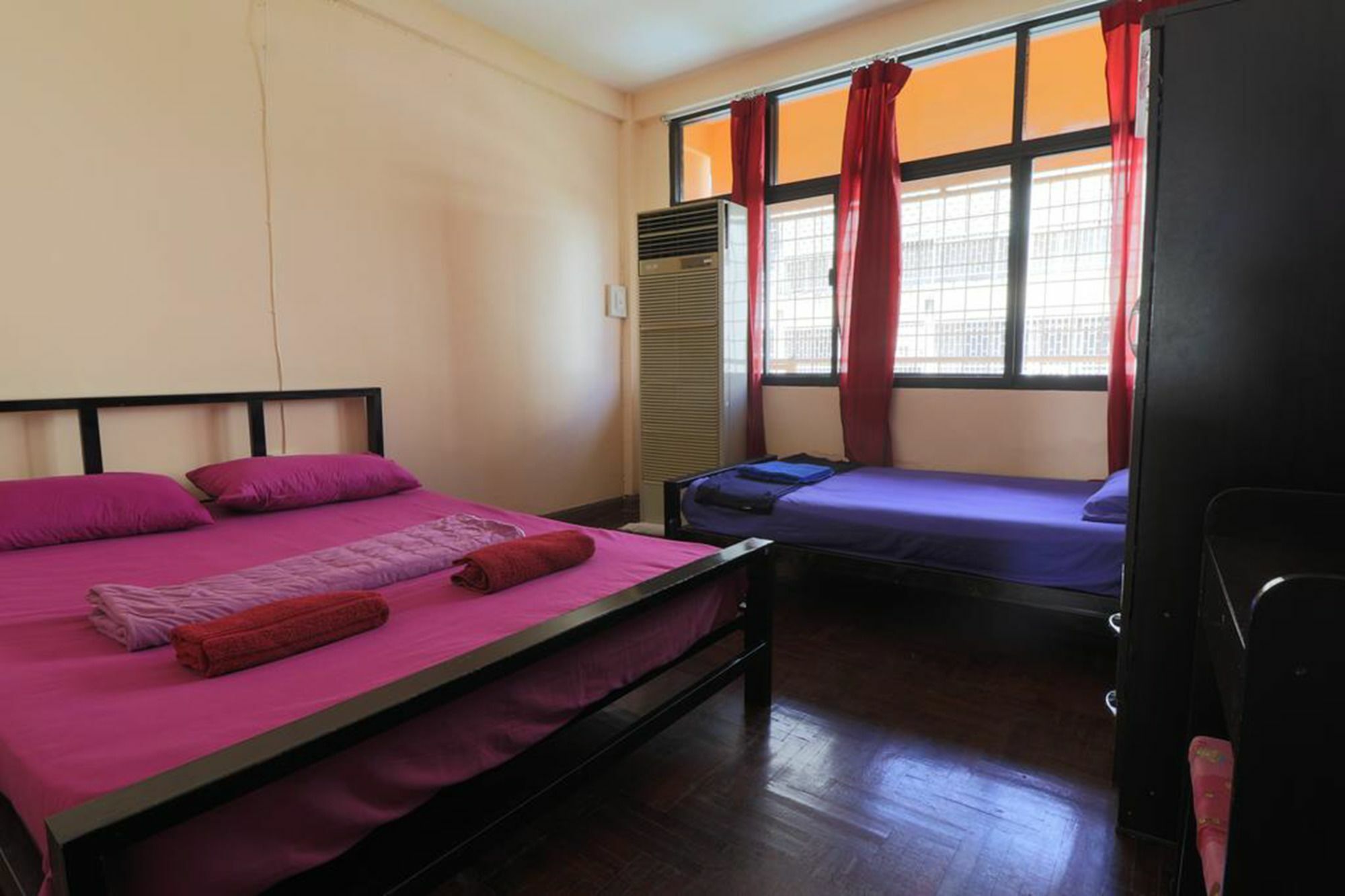 Yaya Guesthouse Bangkok Ngoại thất bức ảnh