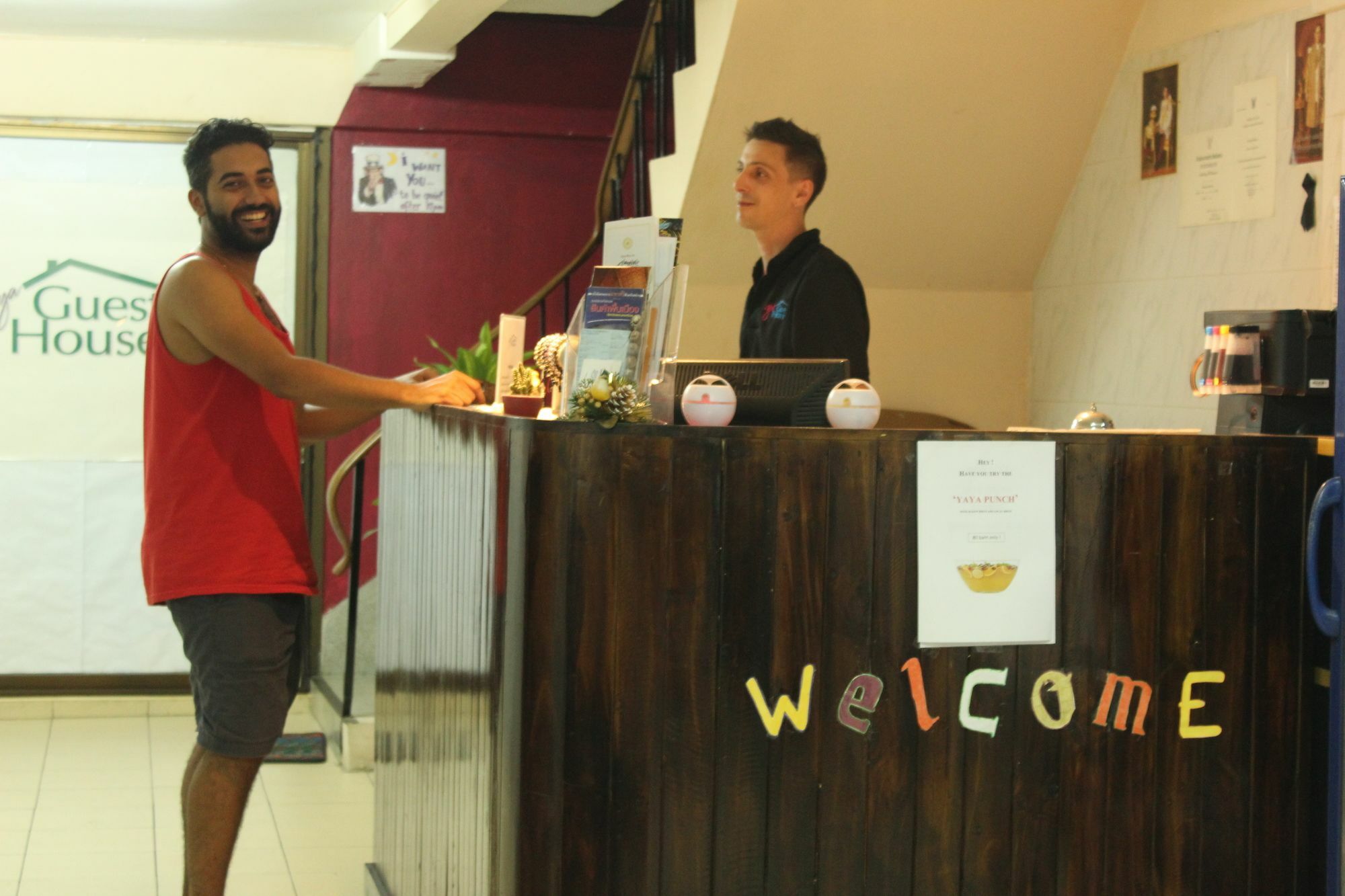 Yaya Guesthouse Bangkok Ngoại thất bức ảnh