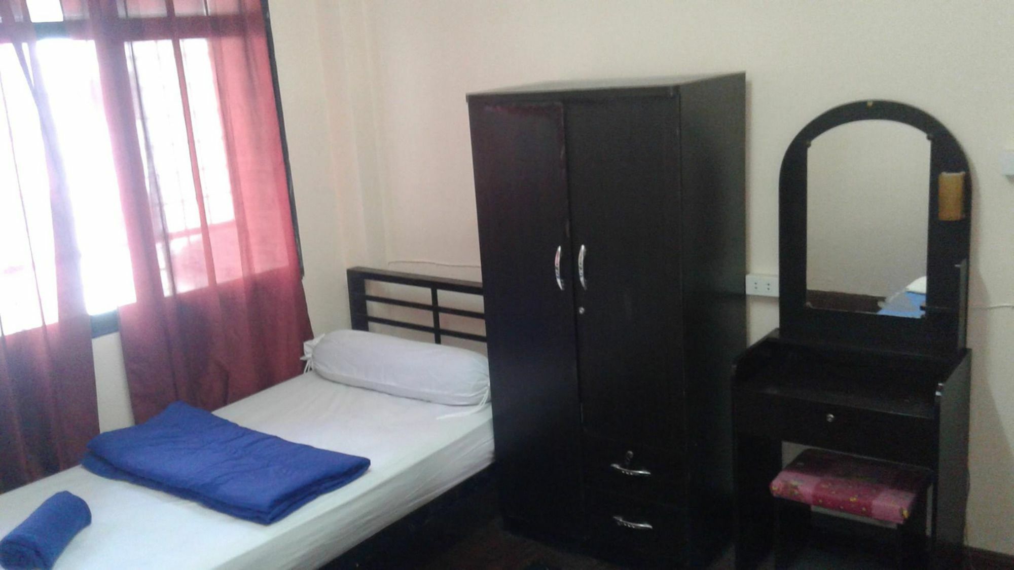 Yaya Guesthouse Bangkok Ngoại thất bức ảnh