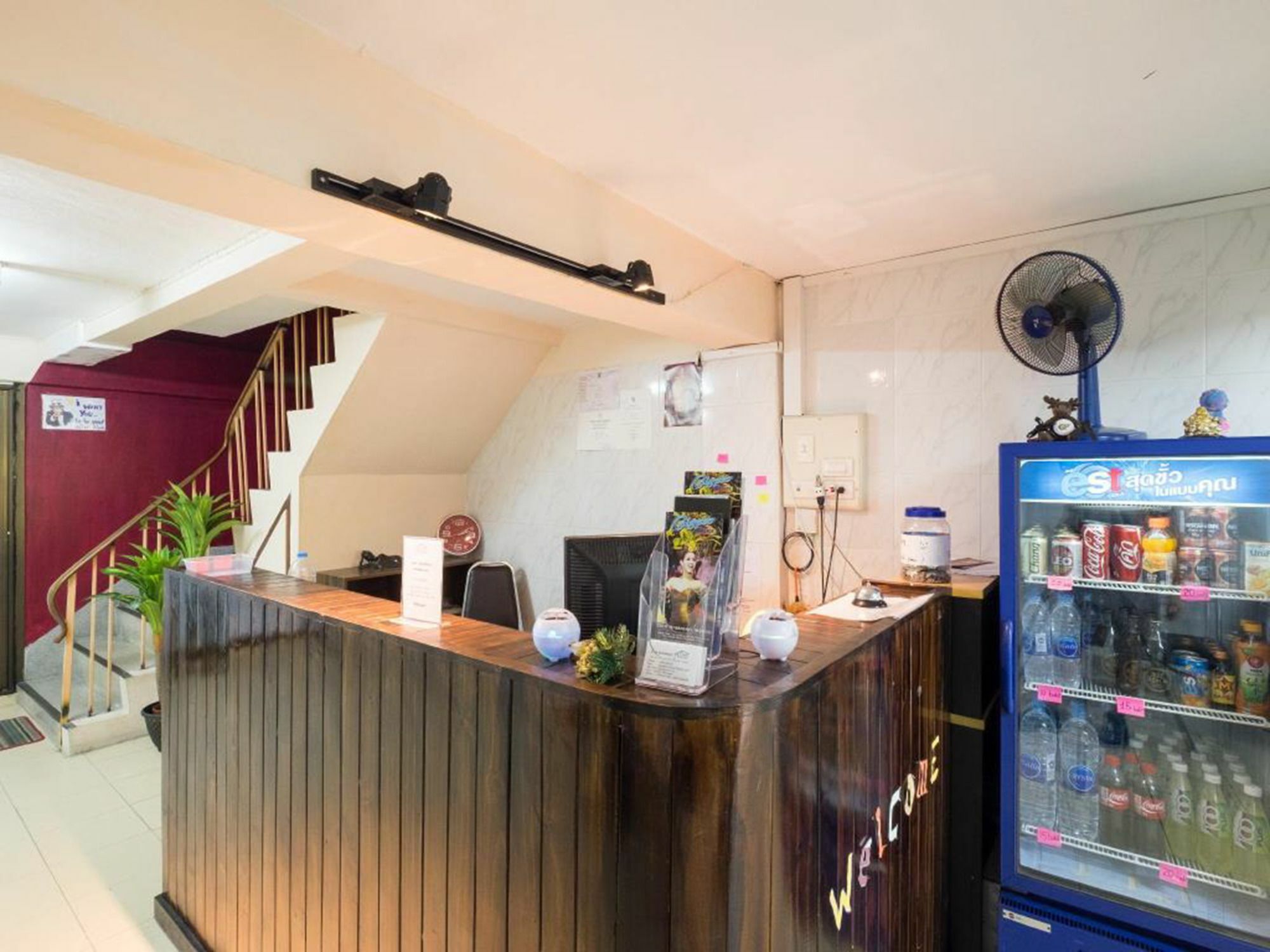 Yaya Guesthouse Bangkok Ngoại thất bức ảnh