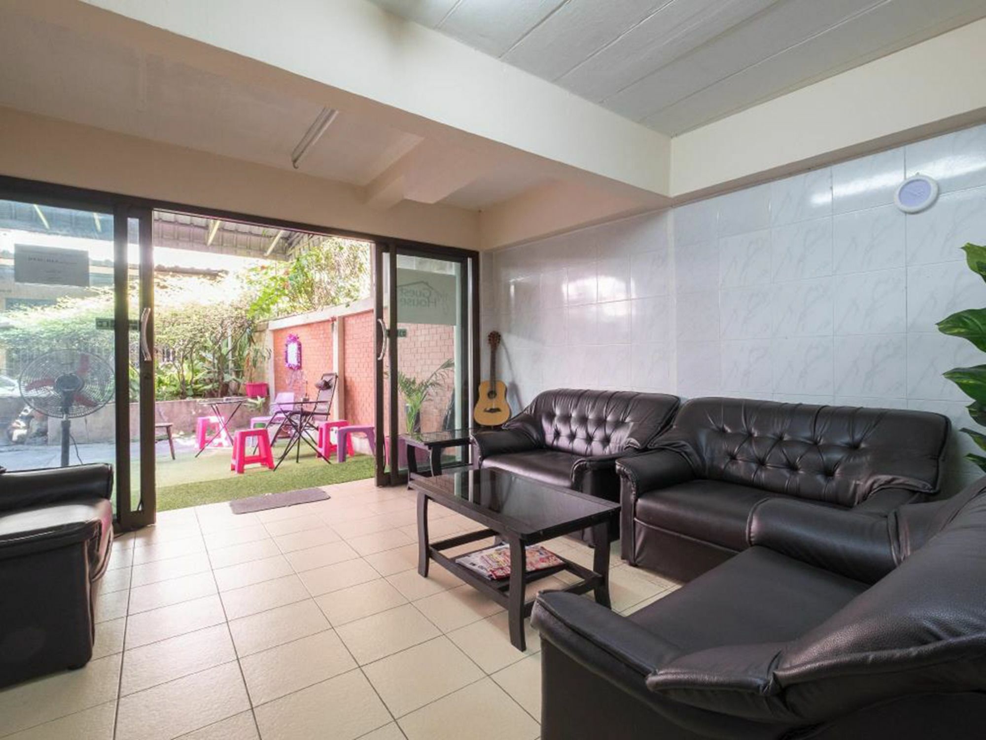 Yaya Guesthouse Bangkok Ngoại thất bức ảnh