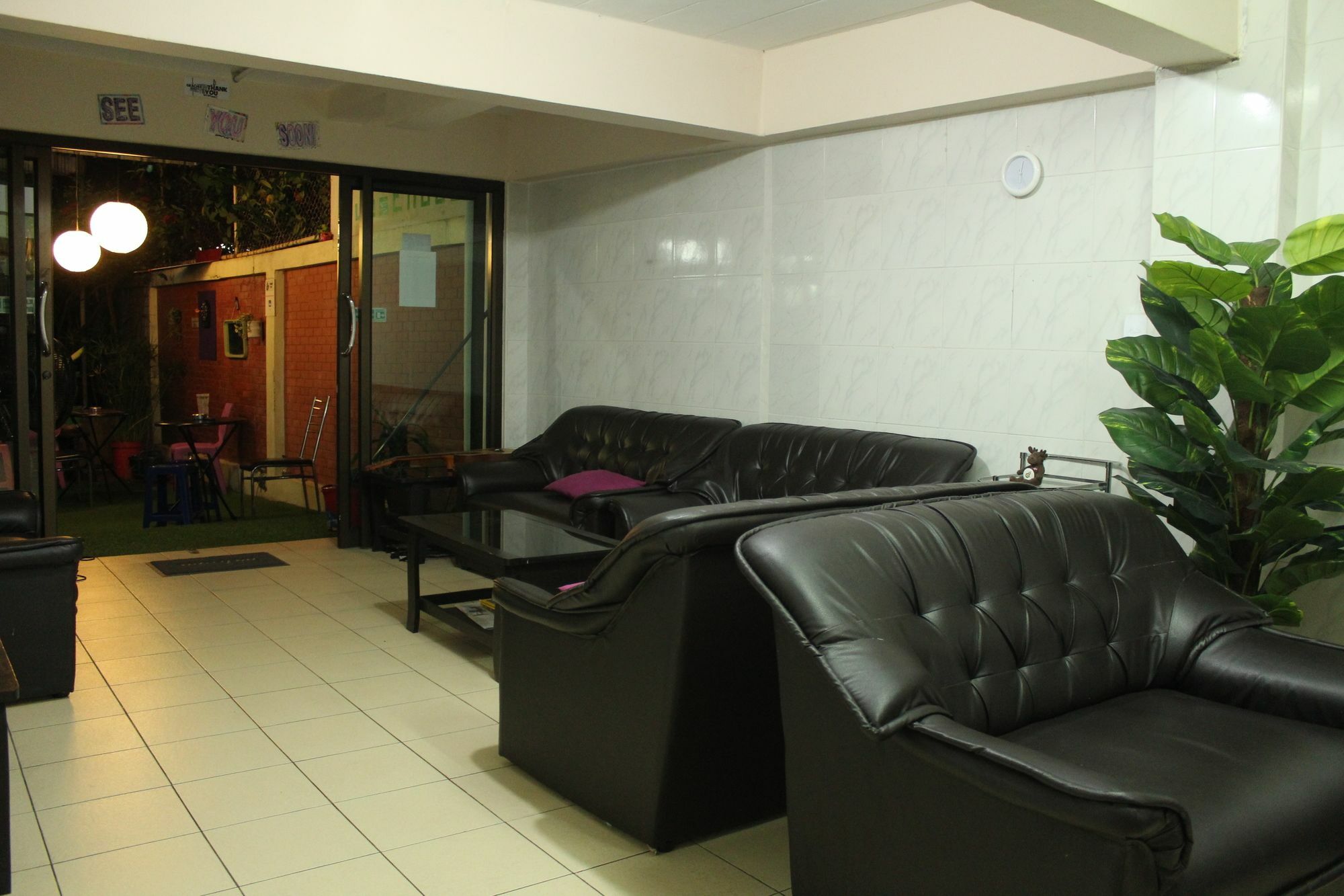Yaya Guesthouse Bangkok Ngoại thất bức ảnh